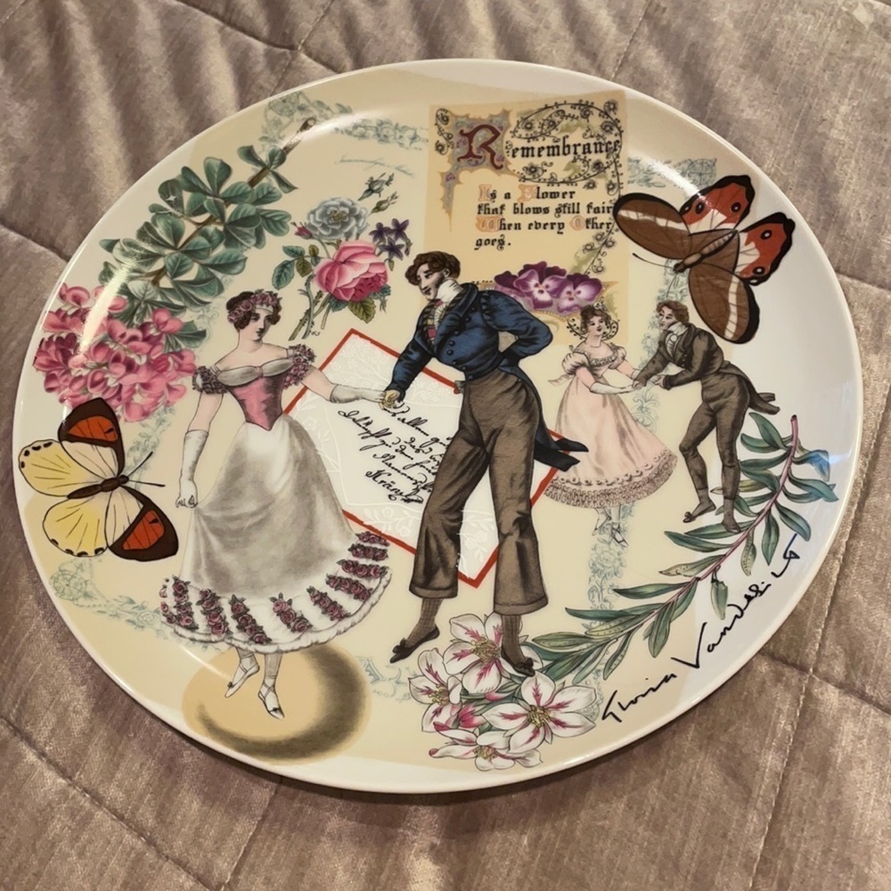 GLORIA Vanderbilt 1977 Decorative Plate